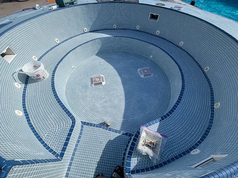 PoolWorx large hot tub drains and ledges